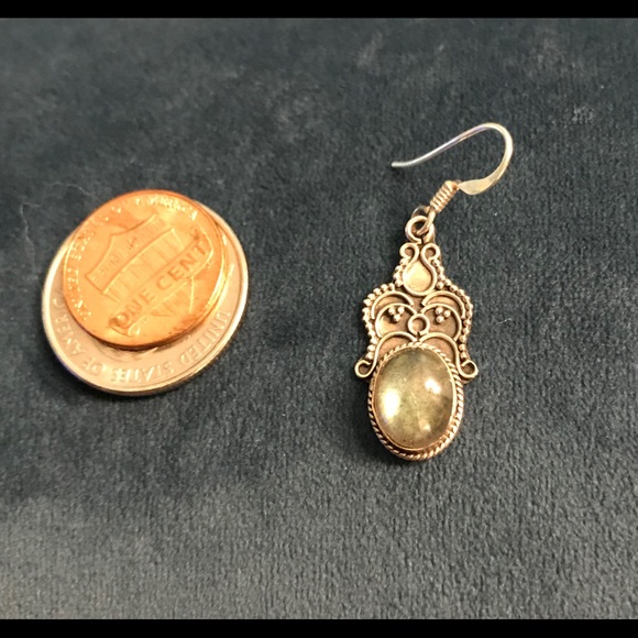 Ornate Bali Sterling and Labradorite earrings. - Picture 3 of 3
